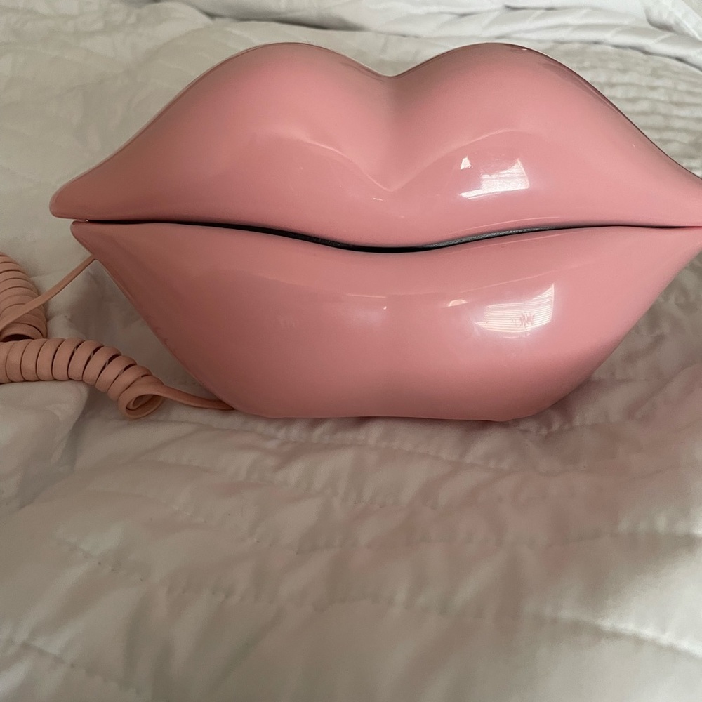 Lipstick Phone